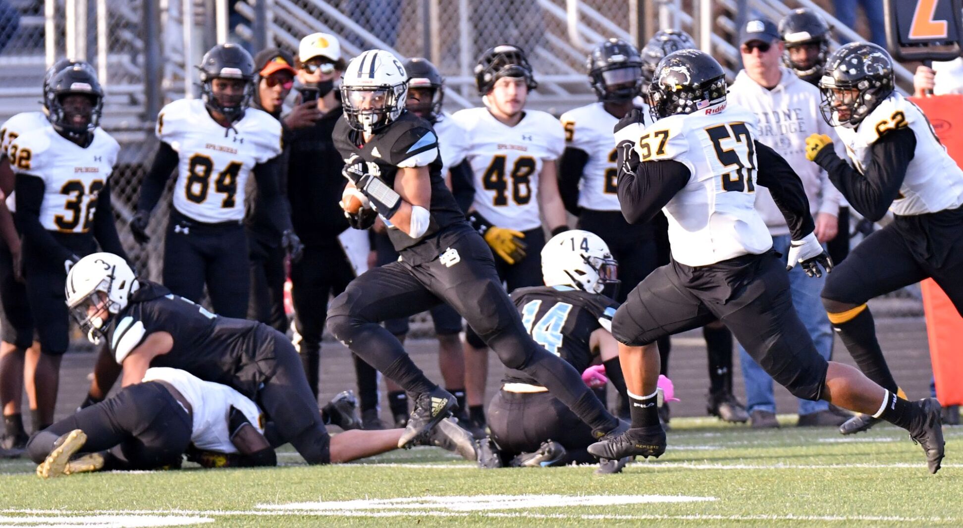 SB vs HS football semis_5.jpg
